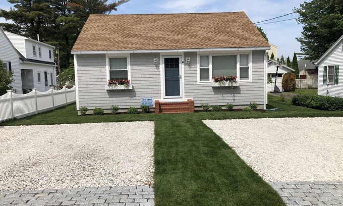 Ogunquit House | Steps to Footbridge Beach in Ogunquit. Two bedroom house that sleeps five.