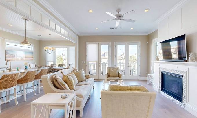 Hollywood Beach House | Steps to Hollywood Beach Home with Balcony, Rooftop Terrace & Harbor Views