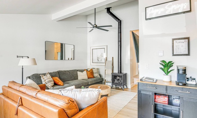 Pagosa Springs House | Steps to Lake + Kayaks: Remodeled Townhome with AC