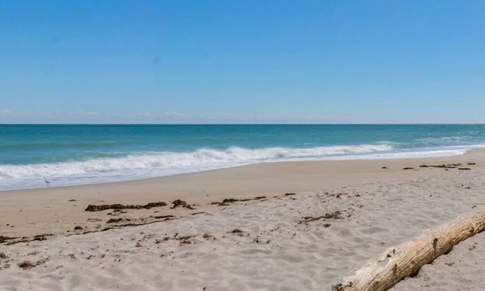 Indialantic By The Sea Resort | Steps to Sand: Ocean Front Idyllic Room w/Balcony | Pool & Sea Breeze