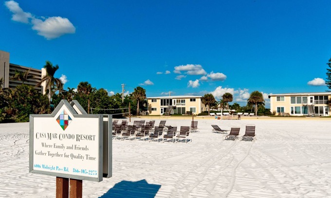 Siesta Key Apartment | Steps to Siesta Key BEACH! Pool, Tennis Court, Shuffle Board, Basketball!