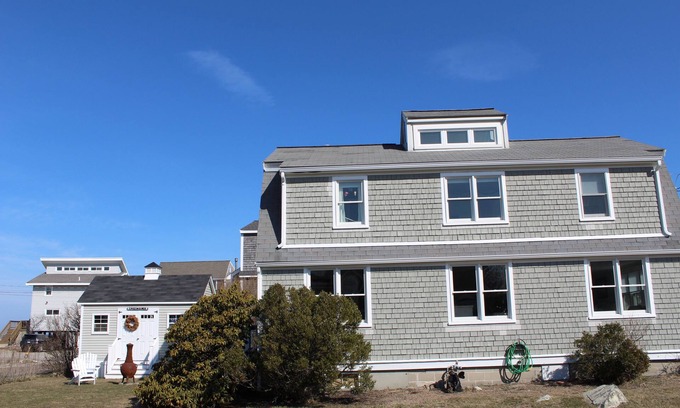 Scituate House | Steps to the beach 4 bedroom beach house