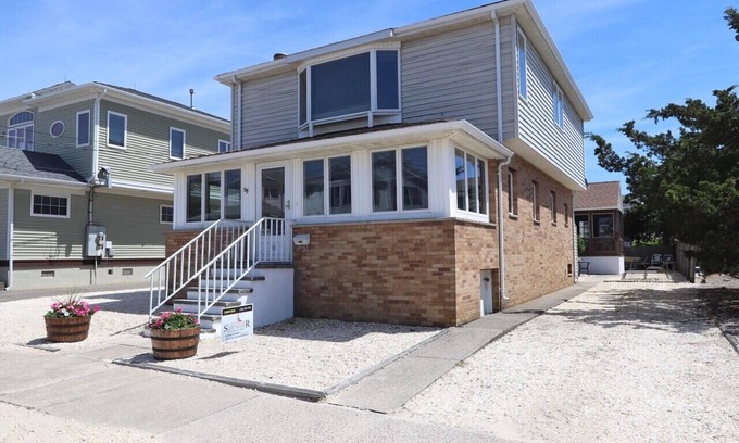 Lavallette House | Steps to the boardwalk and beach!