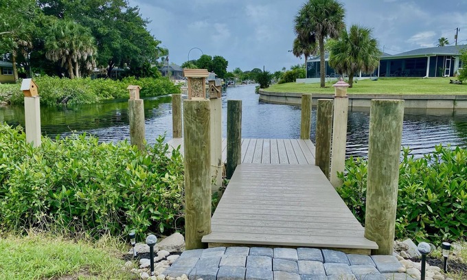 Englewood South House | Steps to the Gulf in Your own backyard