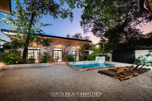 Playa Grande House | Steps to the Main Surf Break Casita 2 Dos Hijas
