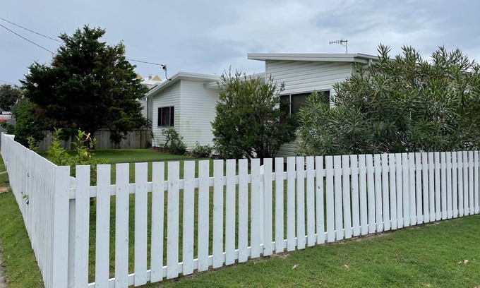 Bilinga House | STEPS TO THE SAND - Gorgeous beach cottage with large deck - pet friendly!