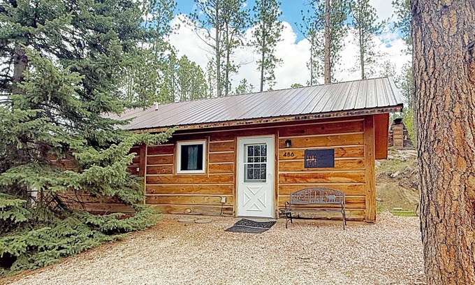 Custer Cabin | Stewart`s Cabin | 2 Bed, 2 Bath