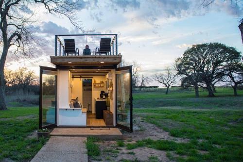 Waco House | Stillwater House Elegant tiny container home Near Magnolia
