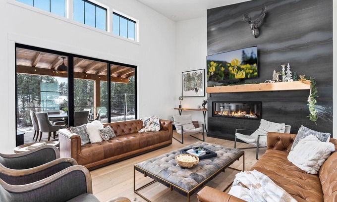 Kalispell House | Stillwater River Lodge Mtn Modern Waterfront Home near Glacier National Park
