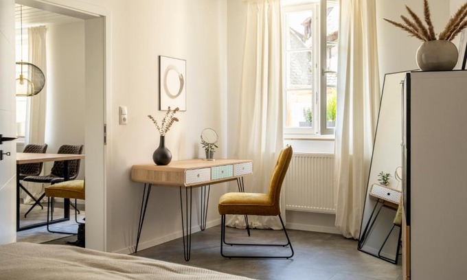 Bayreuth Apartment | Stilvoll - 2 Schlafzimmer - Wohnzimmer - Küche - Bad - Klimatisiert - Gassenviertel - Fußgängerzone