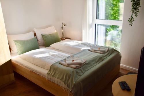 Sudstadt Apartment | Stilvolle Wohnung mit Balkon & Parkplatz