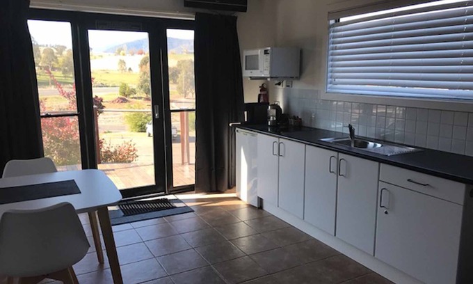 Merrijig Apartment | Stirling Studio 1 - Delatite Apartment Complex