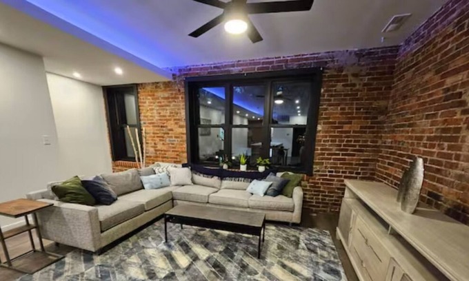 Tower Grove South Apartment | STL's Finest Apt in Tower Grove Park - 2bed 2bath