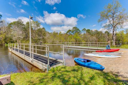 Beulah House | Stocked Fishing Pond On-Site Quiet Pensacola Home