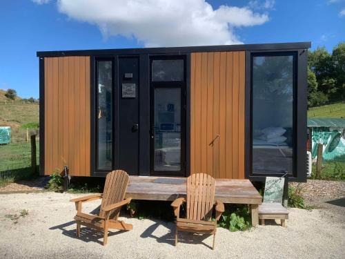 Stratford District House | Stone Cabin by Tiny Away