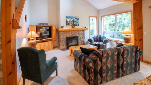 East Kootenay Apartment | Stone Creek Chalet by Fernie Lodging Company