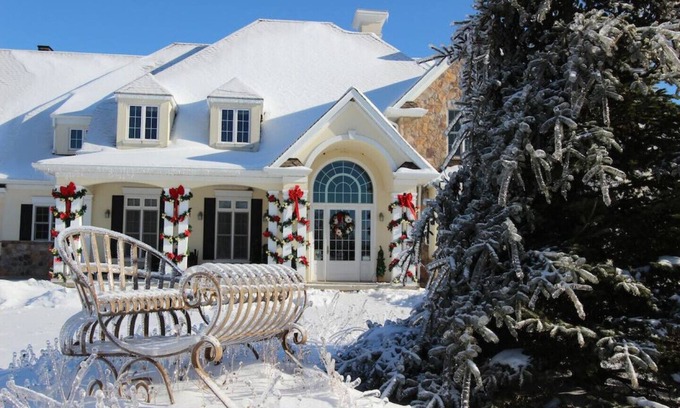 Georgetown Bed & Breakfast | Stone Edge Estate Bed & Breakfast - Escarpment Suite (Escarpment Room and Terra Cotta Room)