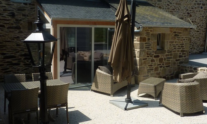 Pleven House | Stone house in a protected natural site, totally renovated in 2019
