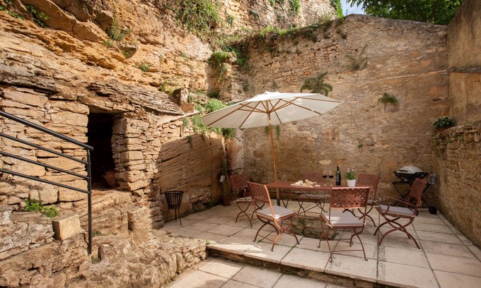 Beynac-et-Cazenac House | STONE HOUSE WITH PRIVATE TERRACE AND YARD SET IN THE LISTED VILLAGE OF BEYNAC