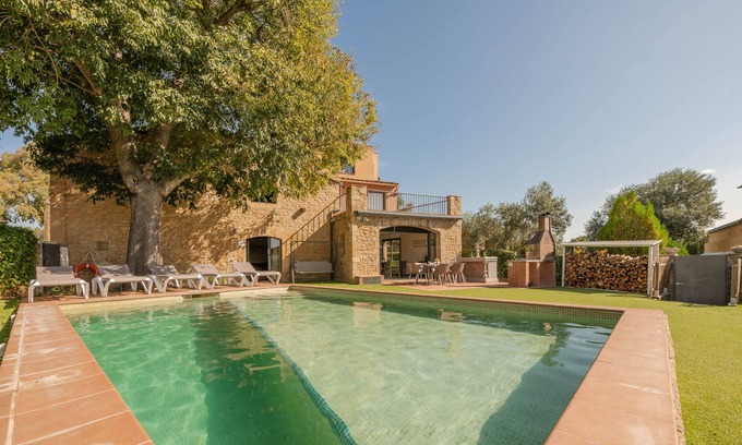 Vilafreser House | Stone house with private garden, swimming pool, jacuzzi, barbecue, table football and billiards