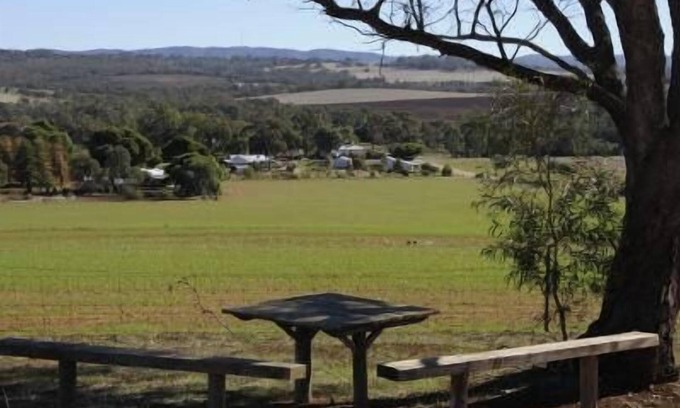 Appila Cottage | Stone Hut Cottage