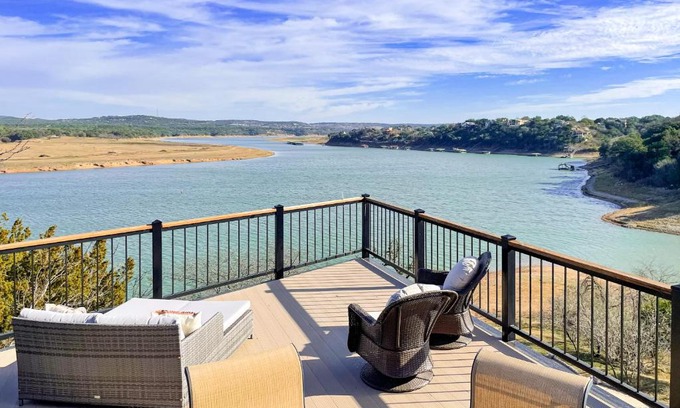 Spicewood House | Stone Lodge