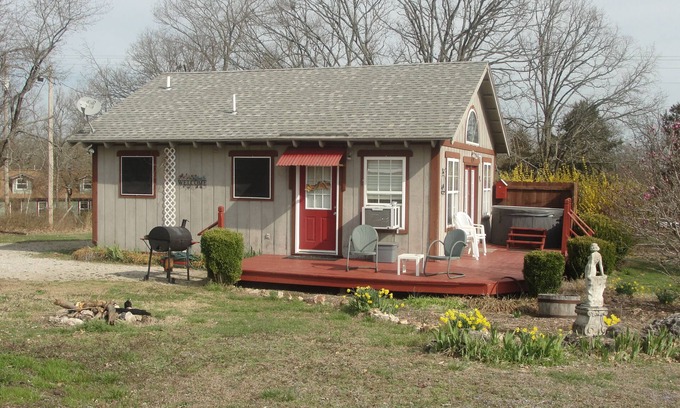 Eureka Springs Cottage | Stone Meadow Resort