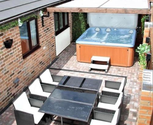Tunstall House | Stonetrough Cottage