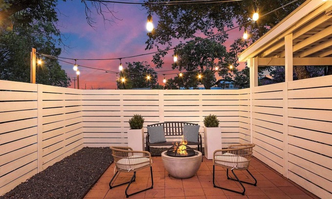Stonewall House | Stonewall Bungalow 3 - Sleeps 4