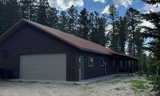 Deadwood House | Stonewall Hideaway- Lots of trailer parking