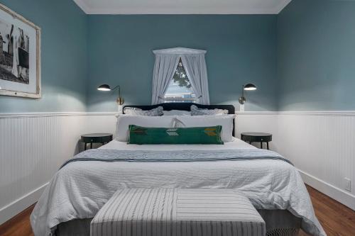 Stonewall House | Stonewall Main Haus - Sleeps 6