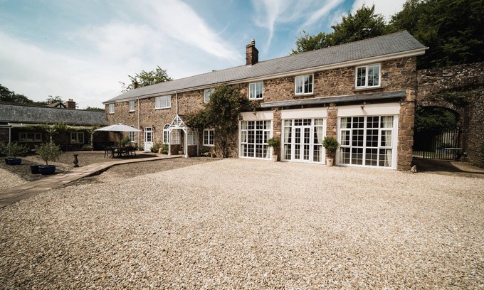 Christchurch House | Stoodleigh Court Coach House B&B