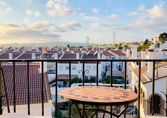 Caleta de Velez Apartment | Stor våning i Caleta Hamn
