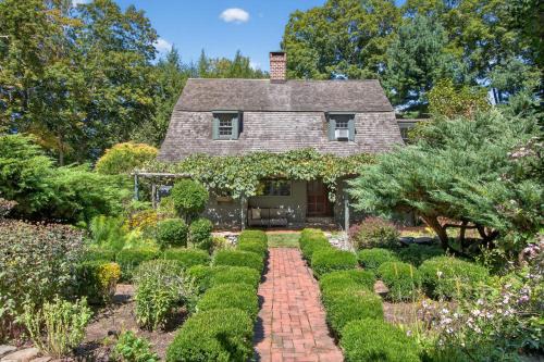 Newtown Apartment | Storybook 330 Year Old Enchanting Estate estate