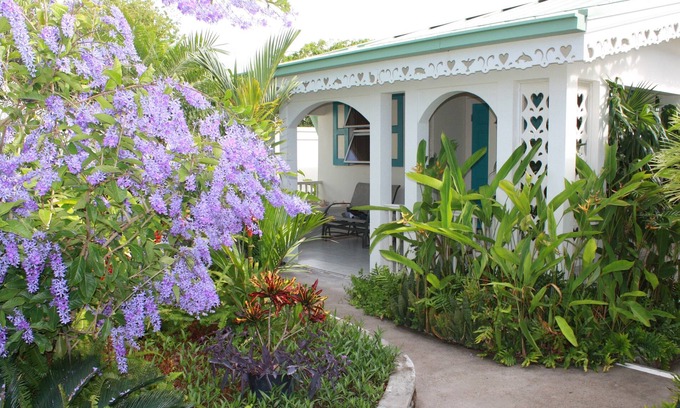 Oualie Bay Cottage | Storybook Cottage at Eden Villa - Private pool - jeep included