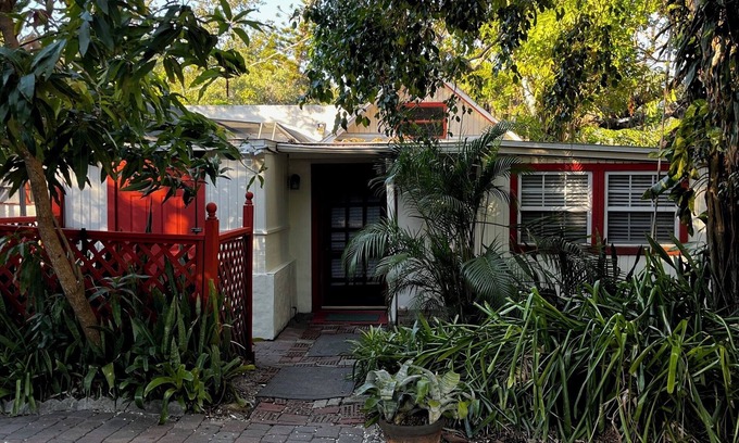 Vamo Cottage | Storybook Cottage in a Dream Location - Private Pool, Near Siesta & More