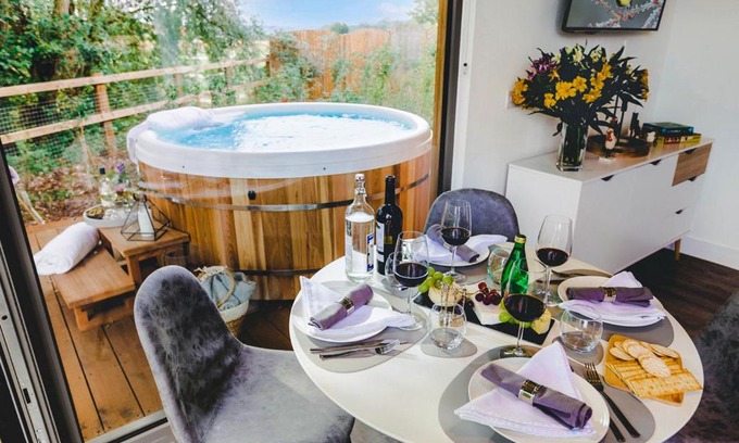 Colchester House | Stour Eco Lodge