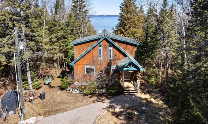 Cheboygan Cottage | Straits View Shores on Lake Huron