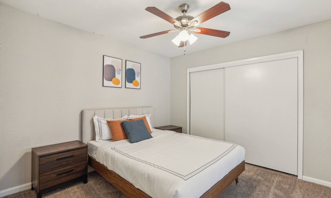 South Arlington Apartment | Stratton 2415-A I Spacious 2 Bed 1.5 Bath