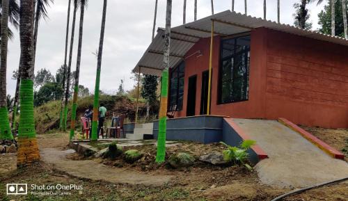 Virarajendrapet House | Stream side