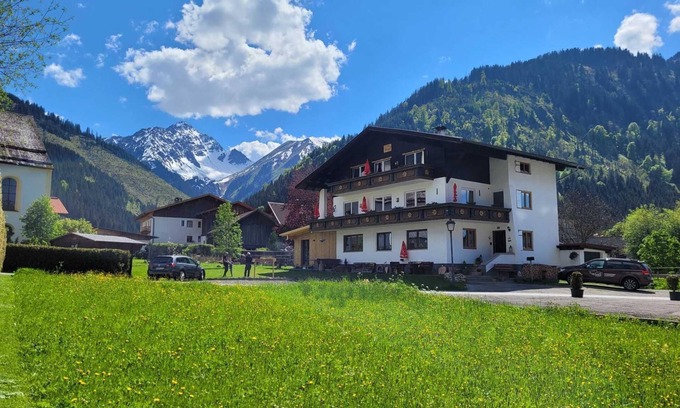 Bichlbach Apartment | Strength of the mountains - Holiday apartments Haus Almrausch