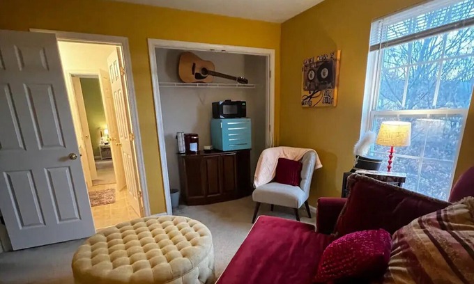 Boonsboro Apartment | Strike Up The Band Suite @ Music House.