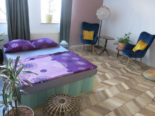 Zentrum-Sued Apartment | Stuckverzierte, zentrumsnahe Wohnung im Süden