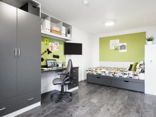 Southampton City Centre Apartment | Student Only Accommodation - Crescent Place in Southampton