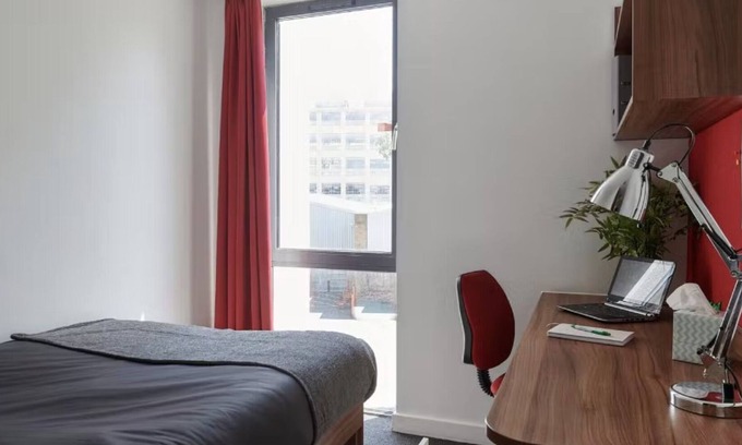 Coventry Apartment | Student Only - Nice Room near Upper Precinct Fountains