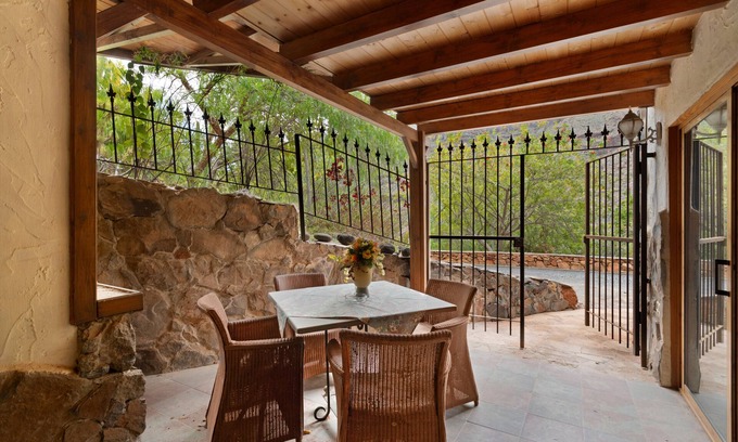 San Bartolome de Tirajana Villa | 'Studio Martin' with Shared Pool, Shared Terrace and Wi-Fi