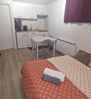Orsay Apartment | Studio à Orsay à 5 min du RER B Le Guichet