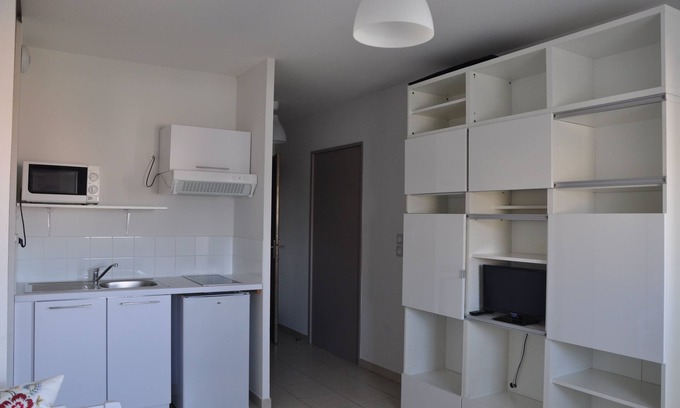Valros Apartment | Studio 1 person in Residence 5km from Pézenas