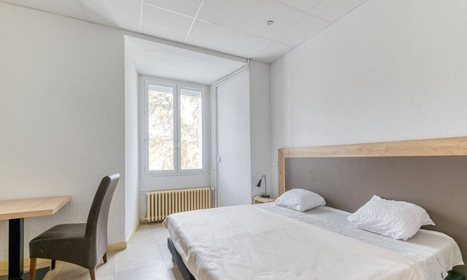 Arvillard Apartment | Studio '108' with Shared Pool, Shared Terrace and Wi-Fi