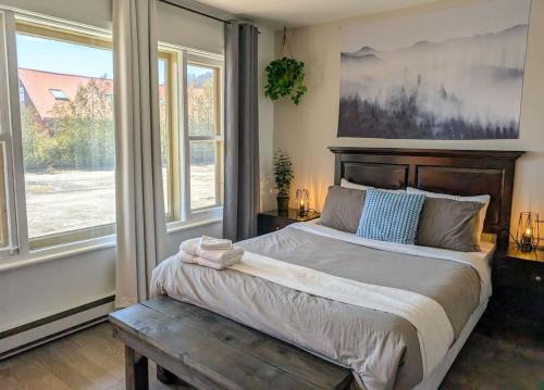 Ste Anne de Beaupre Apartment | Studio 14 - 2 min du Bord de l'eau Foyer & Barbecue